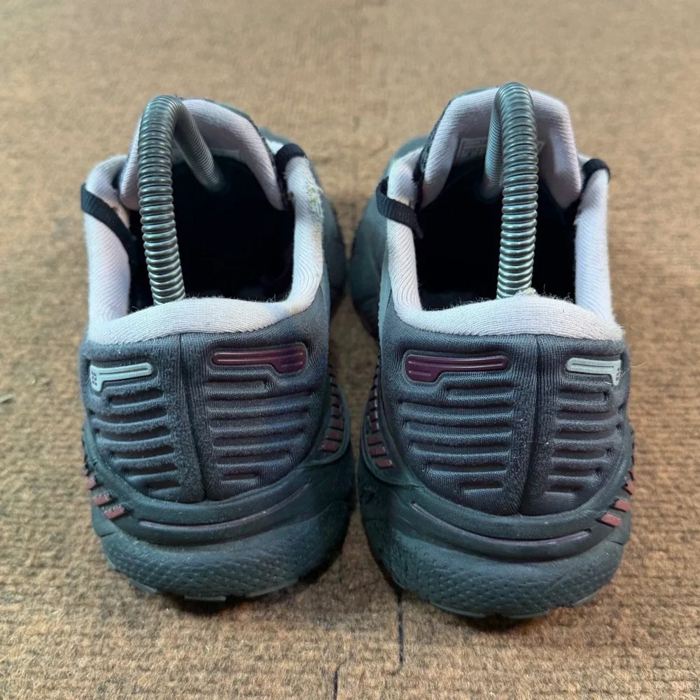 Brooks Adrenaline GTS 22 Womens 8 Wide D Grey Lilac Running Shoes 1203531D015 C+